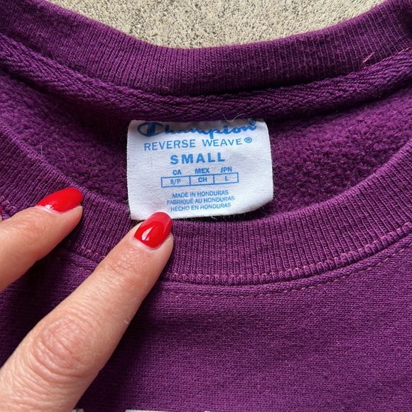 Champion 🔥 Reverse Weave Crew Embroidered Sweatshirt Crewneck Purple Sz S - Picture 3 of 7